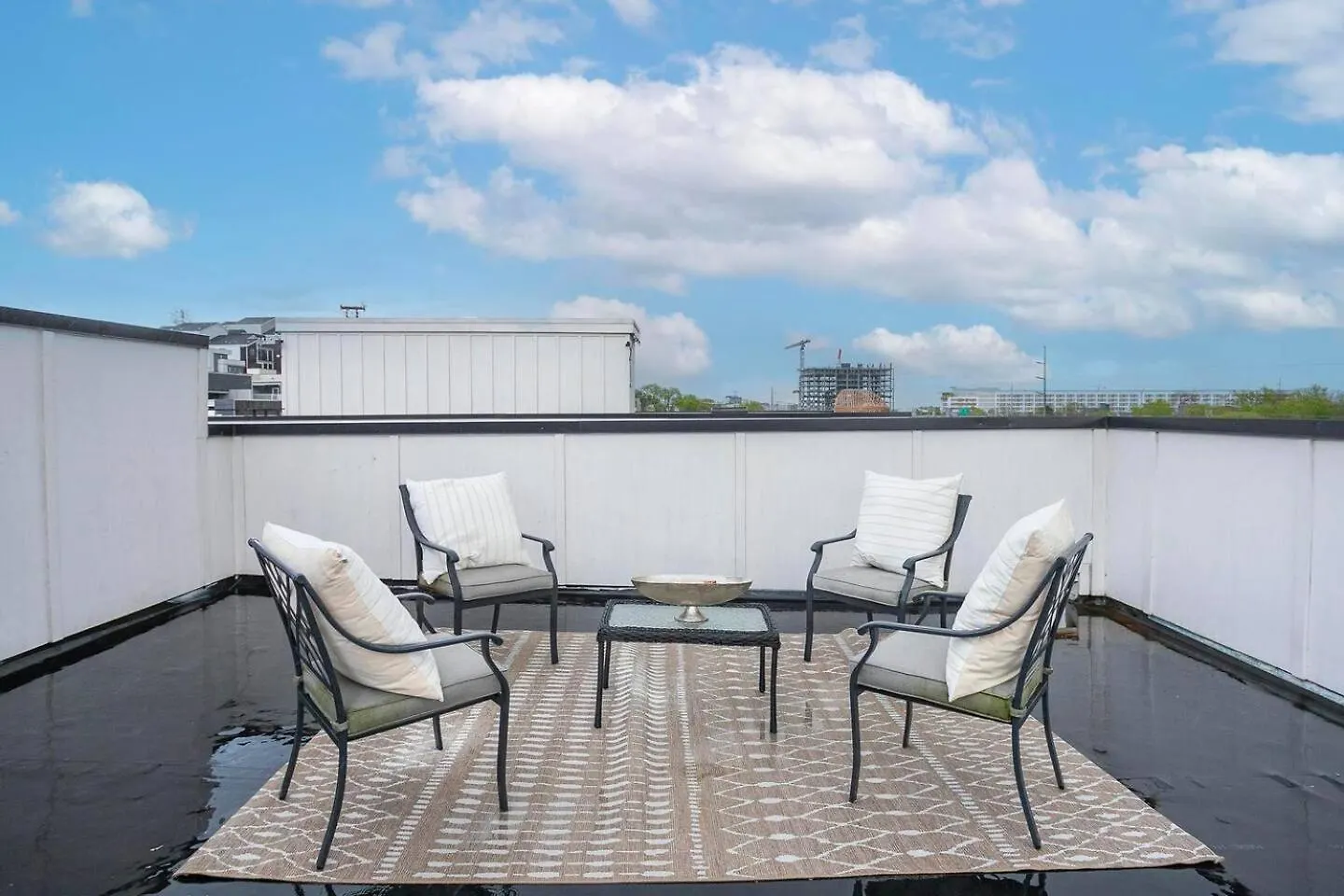 Downtown Modern Rooftop Patio Vanderbilt 8 Beds Nashville Сasa de vacaciones